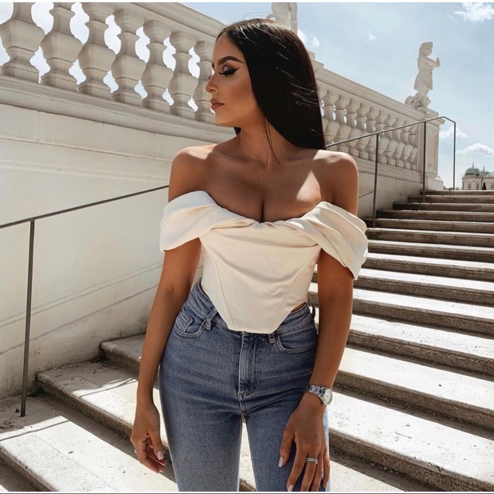 House of CB Silva Ivory Satin Draped Shoulder Corset Top - Picture 5 of 16